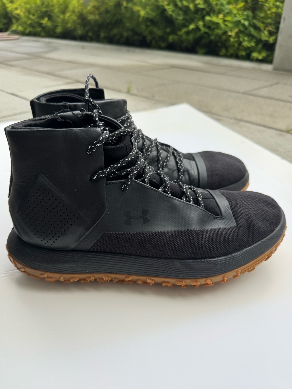 Under Armour Men’s Black High Top Trail Shoes Michelin Sole Size 8